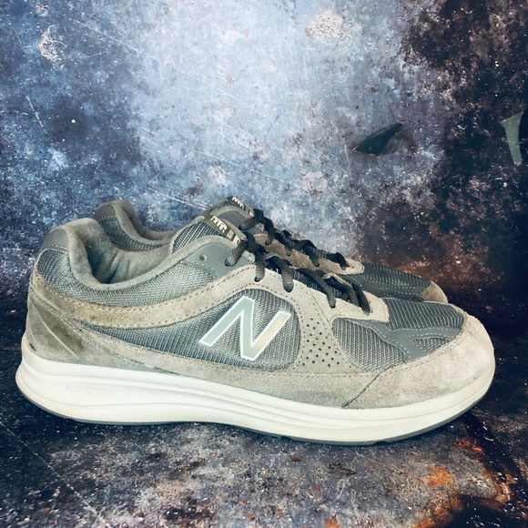 New Balance Other - New Balance 877 Sneaker